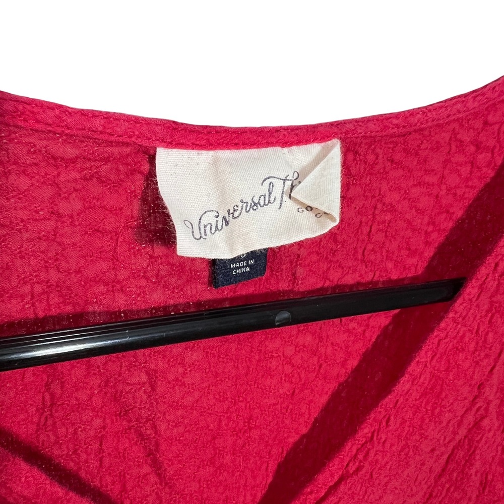 Universal Thread Button Front Top Womens Small Re… - image 3